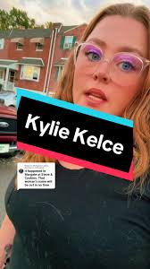 Replying to @Birdgang Ladies Auxiliary #kyliekelce #kelcebrothers #kelce  #tayvis #eagles #celebrity #92percenters #newheightspodcast