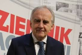 Młodzi i zdolni otrzymali stypendia burmistrza Kłobucka ZDJĘCIA