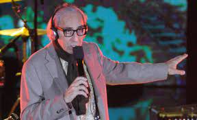 La sua scomparsa lascia un grande vuoto, non solo nel campo della canzone, ma anche in quello della. Es43cbg F0uojm