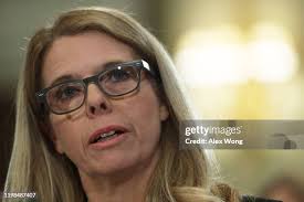 214 Mathis House Photos & High Res Pictures