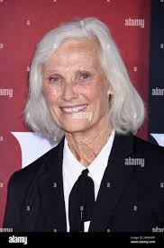 S hooks hi-res stock photography and images