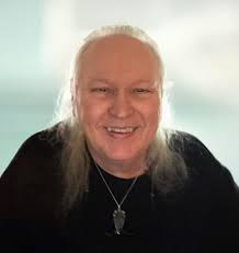 A very happy birthday to our own Wally Bryson, singer, songwriter,  guitarist extraordinaire! Photo credit: Al Kaston.