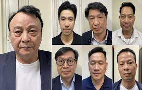 Sau khi hoàn thành việc học, anh sa đã tham gia vào hoạt động kinh doanh của tập đoàn tân hoàng minh giống như 2 anh trai. Iq 8nqcgaqjqm