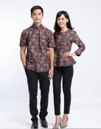 Gambar batik kombinasi couple model baju batik atasan wanita. 170 Ide Batik Couple Batik Wanita Gaun Batik