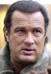 Biografía de Steven Seagal (Su vida, historia, bio resumida)
