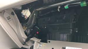 Cabin air filter honda odyssey. 2011 2017 Honda Odyssey Cabin Air Filter Change Diy Youtube
