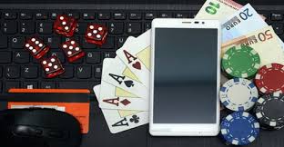 Hasil gambar untuk Menang bermain kartu remi judi online indonesia