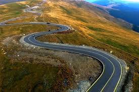 Pentru a continua spre transalpina trebuie mers inainte spre novaci. CirculaÅ£ia Pe Transalpina Va Fi InchisÄƒ Pe 10 Si 11 August Libertatea