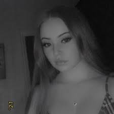 Amie Scott (@amiescott_17)