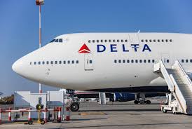 17 benefits of the gold delta skymiles credit card from amex