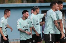 Argentina will look for a chance to pull ahead of the. Lionel Messi Lautaro Martinez And Three Others A Doubt For Argentina Mundo Albiceleste
