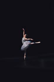 Ballerina dancing with silk beige dress. 500 Ballet Dancer Pictures Hd Download Free Images On Unsplash