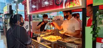 Menu istana lesehan ponorogo antara lain menu ayam kampung, baik ayam bakar, ayam kecap, rica rica, penyet, bakar penyet, bakar lodho, goreng kremes ada bagi orang. Re Opening Juragan Mini Farm Wedangan Dan Food Center Suasana Piknik Ditengah Kota Solo