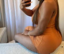 دول افريقية تخاطر فيها النساء بالموت لتكبير المؤخرة والأرداف للحصول على مظهر مثير وجذاب