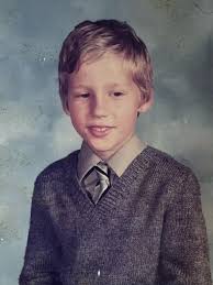 I started long Knowle 1974/75! Mrs Dunn was my very first teacher! The  oldest kid in the class because my birthday was Sept 7th! My first name was  Mark but everyone uses