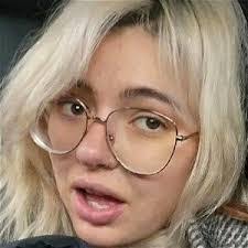 Jennifer Burpee's Instagram, Twitter & Facebook