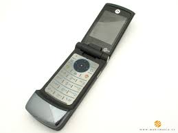 Motorola KRZR K3 review: New party star ...