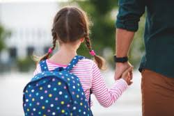 Non, tout au contraire, ce sont de bonnes créatures. Empecher Un Pere De Voir Son Enfant Est Passible De Prison