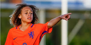 Als je je vader zo ziek ziet zijn, ga je niet zweven. Oranje Hoop Xavi Simons In Voetsporen Messi Hij Kiest Voor Nederland Voetbalprimeur Nl