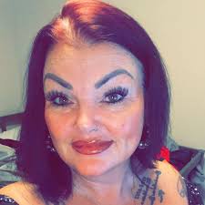 Candi Staples's Instagram, Twitter & Facebook