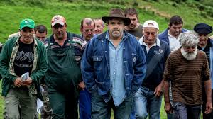 Retrouvez la liste des lieux de tournage disponibles. Un Village Presque Parfait Sur France 3 De Quel Film Est Ce Le Remake Cineseries