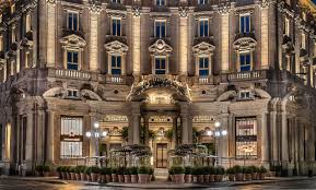 From 6 august 2021 to access the exhibitions in palazzo reale it is mandatory to present your green pass with an identification document. Lo Storico Palazzo Delle Poste In Piazza Cordusio A Milano Cerca Nuovi Proprietari Idealista News