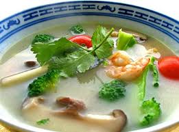 How Do You Make Real Tom Yum Soup With Coconut Milk Tom Khaa Recipe Tom Yum Soup Easy Tom Yum Soup Tom Yum Soup Recipe