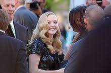 It stars julianne moore, liam neeson, and amanda seyfried in the titular role. Chloe Film Wikipedia