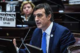 Bullrich, lisans derecesini tamamladıktan sonra, lisansüstü eğitimine amerika. Esteban Bullrich Wikipedia La Enciclopedia Libre