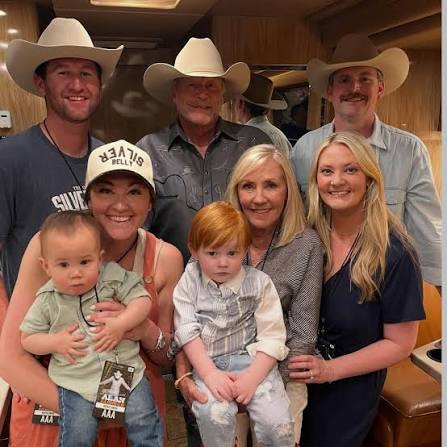 Alan Jackson two grandsons, Jackson Alvie Bradshaw and Wesley Alan Smith,  got to see him perform for the first time over the weekend on his farewell  tour! They even got to share