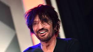 Take A Look Behind The Scenes Of The Stadium Tour From Tommy Lee's Drum  Tech