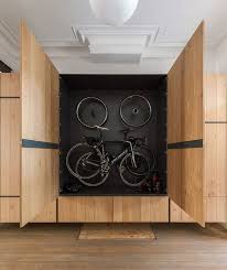 The smart way to store you bike and organize your gear. Creatieve Manieren Om Je Fiets Te Stallen Zimmo