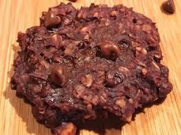 On Melange Des Bananes Du Gruau Et Du Cacao Pour Faire Des Delicieux Biscuits Recipe In 2020 Chocolate Oat Cookies Healthy Chocolate Banana Cookies