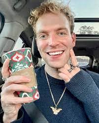 Crystal Levan's Instagram, Twitter & Facebook