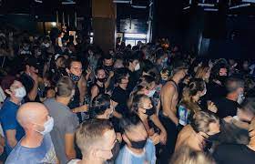 The dancer is suspected for being jealous of all the other men. Covid 19 La Suisse Referme Toutes Les Boites De Nuit Sur Son Territoire