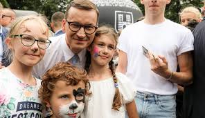 Mateusz morawiecki nie zostawia złudzeń: Premier Mateusz Morawiecki Na Rodzinnym Pikniku Miedzypokoleniowym W Kaliszu Wideo
