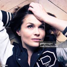 299 photos et images haute résolution de Clair Schulz