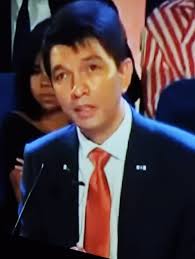 RAHA TENA LEHILA ENAO RAJOELINA ENAO MILAZA ANOME VAHAOLANA ANDROANY IO  HAVERENO TENENINA LAY VAVANAO TAMIZANY MANAO HOE MISY FANJAKANA VE ETO  MADAGASIKARA ? MAHAFAMPO VE NY JIRAMA ? MIASA VE NY