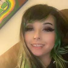 Holly Hendrix's Instagram, Twitter & Facebook