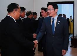 이재용, '반도체공장도 특혜'라는 특검에 허탈한 웃음 삼성이 청탁을 받으면 받았지 할 이유 없어 산업일반 입력 :2017/12/27 15:26 수정: ë¶í•œ ë‚´ê°ë¶€ì´ë¦¬ ì´ìž¬ìš© ì„ ìƒ ì—¬ëŸ¬ê°€ì§€ë¡œ ìœ ëª…í•œ ì¸ë¬¼ì´ë˜ë° ì¢Œì¤' ì›ƒìŒ ì„œìš¸ì‹ ë¬¸