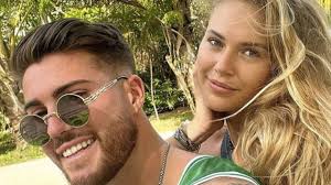 Manquer autant de respect" : Cassandra Jullia annonce sa rupture avec  Giovanni Prat