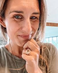 Jo Robertson's Instagram, Twitter & Facebook