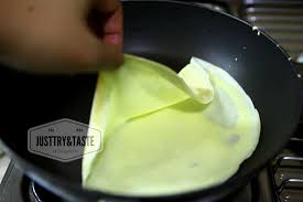 Beberapa kali saya bikin kulit risol dari referensi bbrp resep di cookpad sampai. Resep Risoles Isi Ragut Just Try Taste