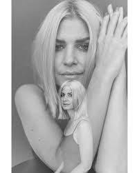 Darf ich vorstellen? Annie Hoffmann! Eine wahnsinnig inspirierende Frau mit  Charme, Engagement und Meinung. Ich liebe es mit ihr zu fotografieren und  habe nun endlich auch von ihr ein Kurzvideo machen dürfen!