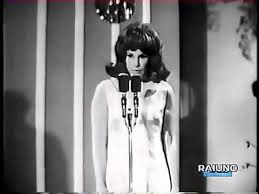 Learn more about ornella vanoni and get the latest ornella vanoni articles and information. Cover Versions Of Abbracciami Forte By Ornella Vanoni Secondhandsongs