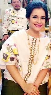 Kebaya brokat ini nampak kece karena warna ungu nya yang lembut itu. 16 Baju Bodo Ideas Kebaya Baju Bodo Batik Kebaya