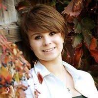 Amber Harwig's Instagram, Twitter & Facebook