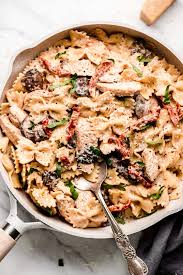 Now add the heavy cream and bring to a simmer. Copycat Macaroni Grill S Chicken Pasta Milano