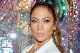 Jennifer lopez haare stufenschnitt lange haare haarnadeln braune haare haare schneiden haar und beauty medium haare hübsche frau frisur ideen. Frisuren Trend Jennifer Lopez Bringt 90er Haare Mit Blockstrahnen Zuruck Glamour