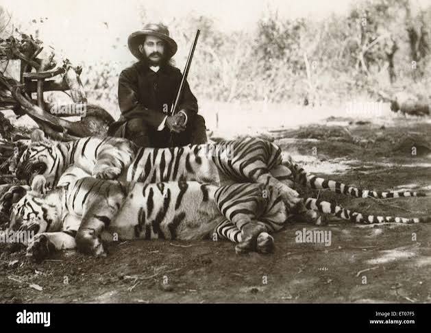 Hunting india 1900 hi-res stock photography and images - Alamy